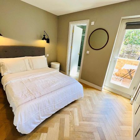 Stylish 1 Bedroom Designer Apartment Лондон Экстерьер фото